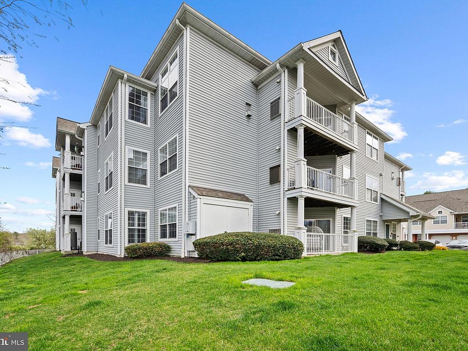 1st image of 5000 Hollington Dr Unit 102