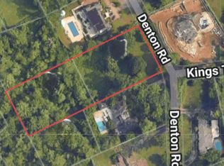 6 Denton Rd, Great Neck, NY 11024