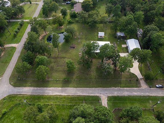 3rd image of 24280 Fox Hollow Dr