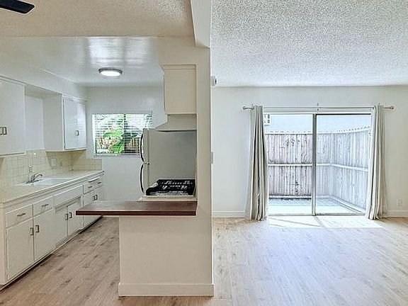4th image of 11618 Gorham Ave APT 2