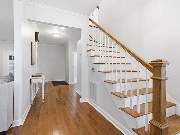 2nd image of 100 Abbott Ln
