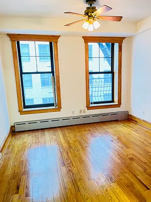 Rented by Myerowtz/Satz Realty Corp | media 24