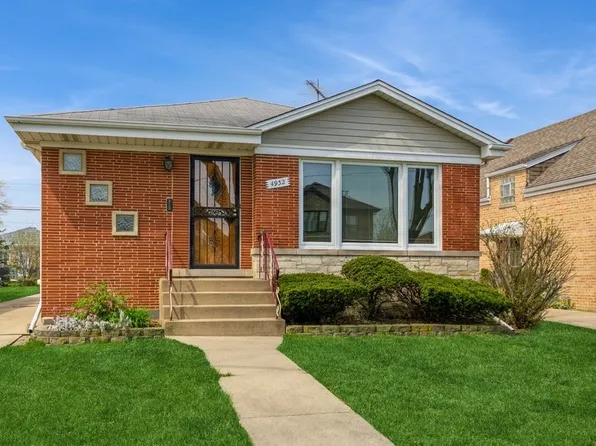 4932 N Natchez Ave, Chicago, IL 60656