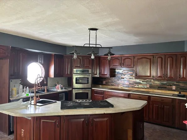 2144 Black River St, Deckerville, MI