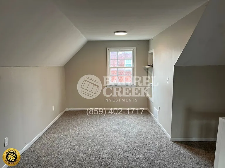 402 Logan Ave — Photo 15