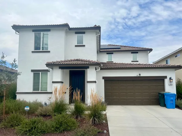 1870 Violet Dr, Hollister, CA 95023