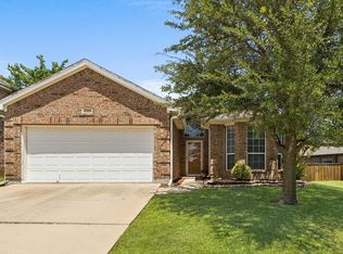 2329 Moccassin Ln, Fort Worth, TX 76177