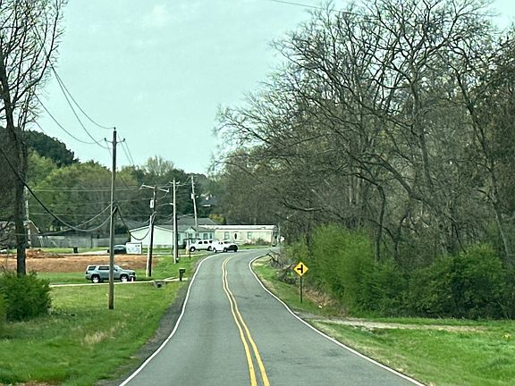 5th image of 6006 Maysville Rd