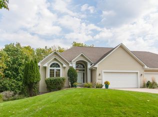 13075 Pinecrest Ln, Clive, IA 50325