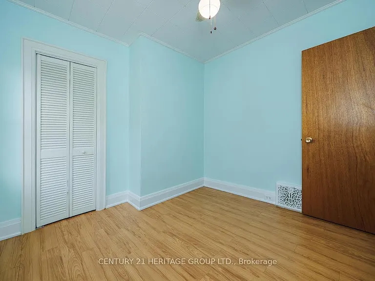 203 Hibbert Ave — Photo 14