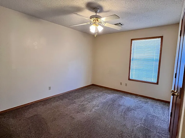 1411 Par Rd #B — Photo 16
