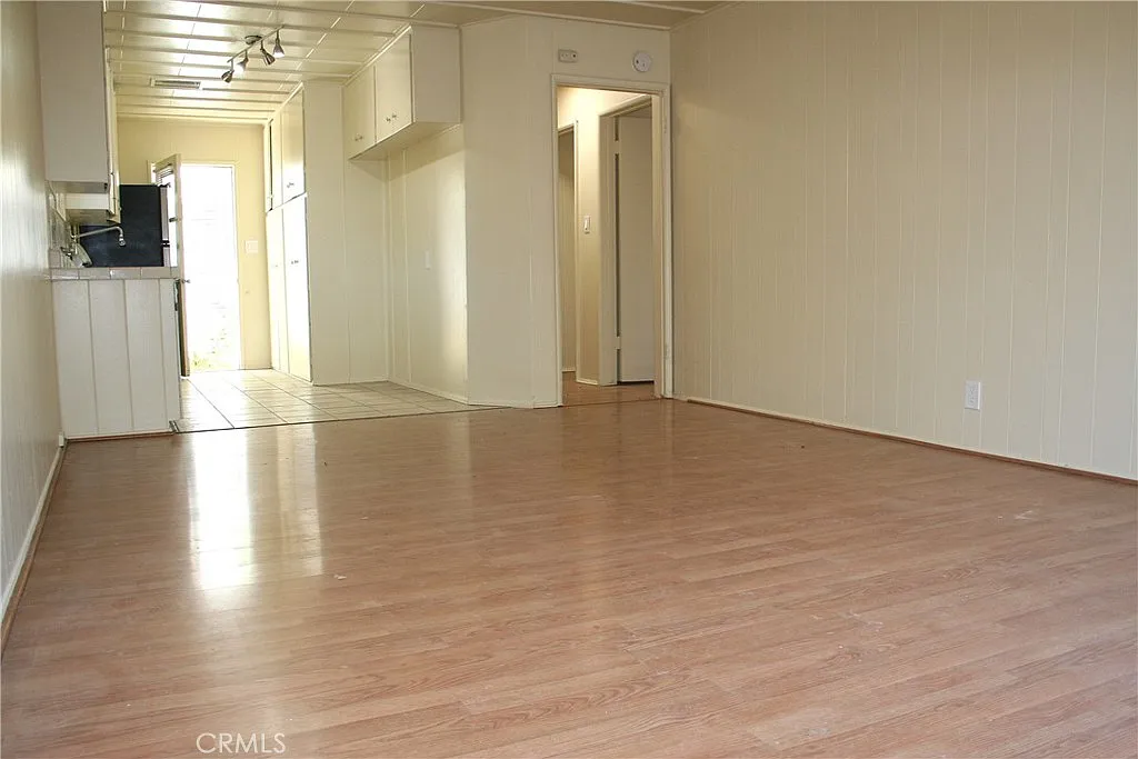 2 bed, 1000 sqft, $2,695 — Photo 3