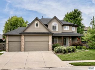 18813 Lillian St, Omaha, NE 68136