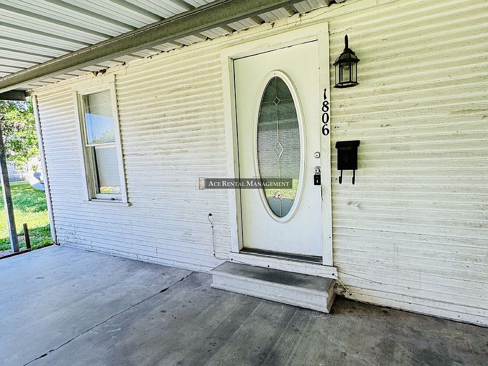 1st image of 1806 Ordway St