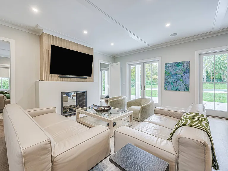 24 White Oak Ln — Photo 5