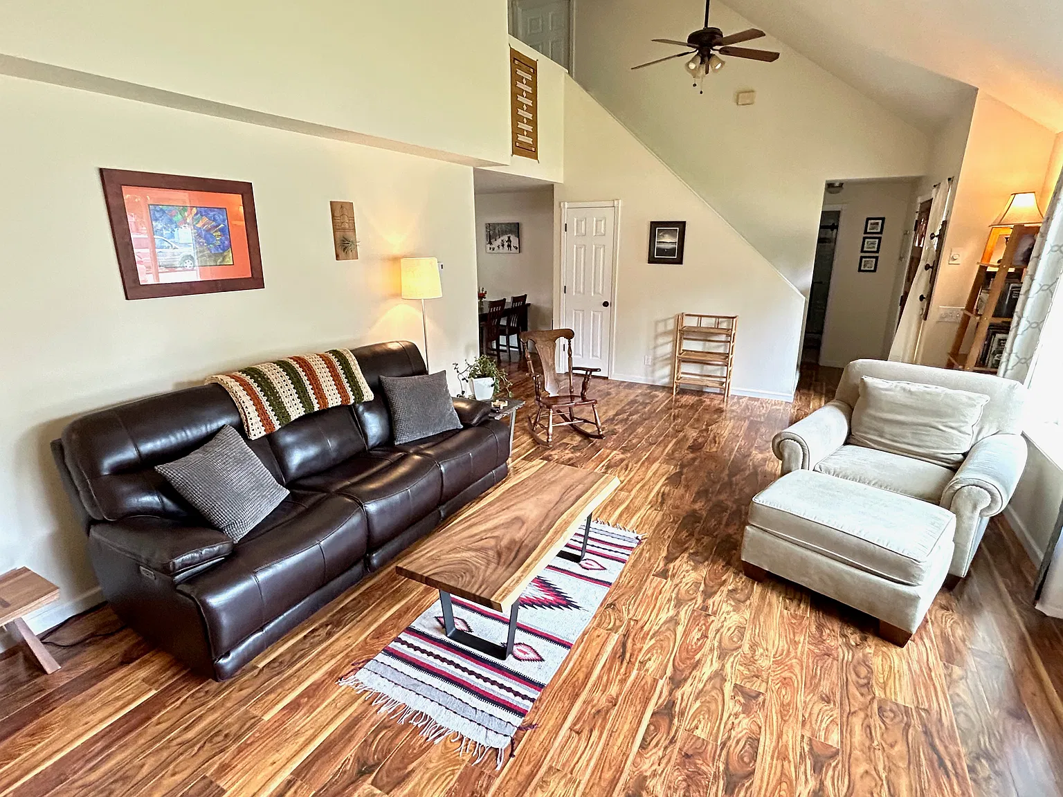 2 bed, 1321 sqft, $2,000 — Photo 2