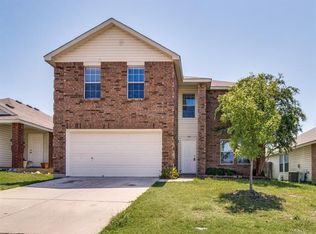 913 Rio Bravo Dr, Haslet, TX 76052