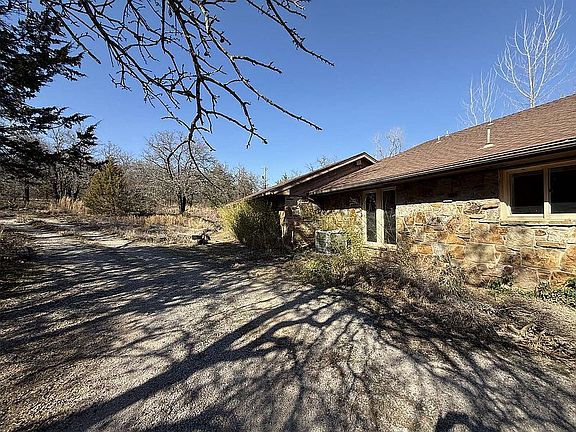 3rd image of 7020 S Hiwassee Rd