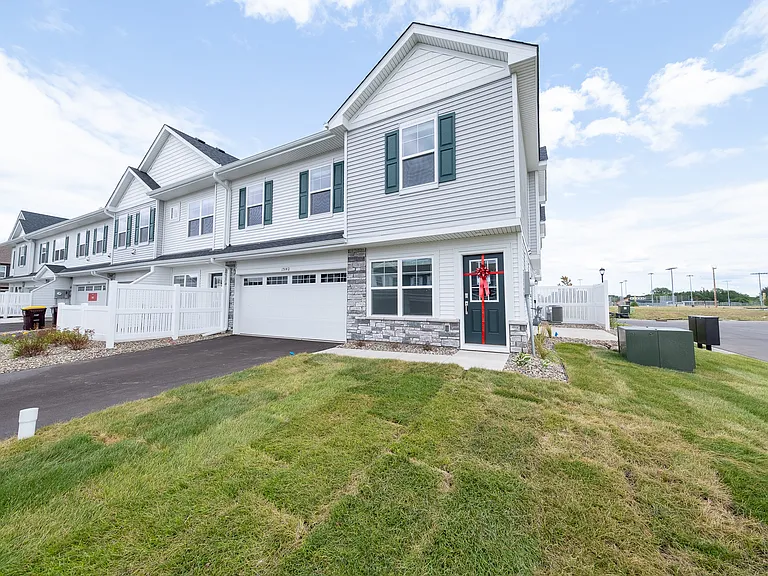 15142 Archdale Ln — Photo 10