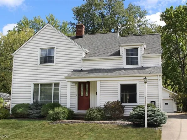 1623 Sunview Rd, Lyndhurst, OH 44124