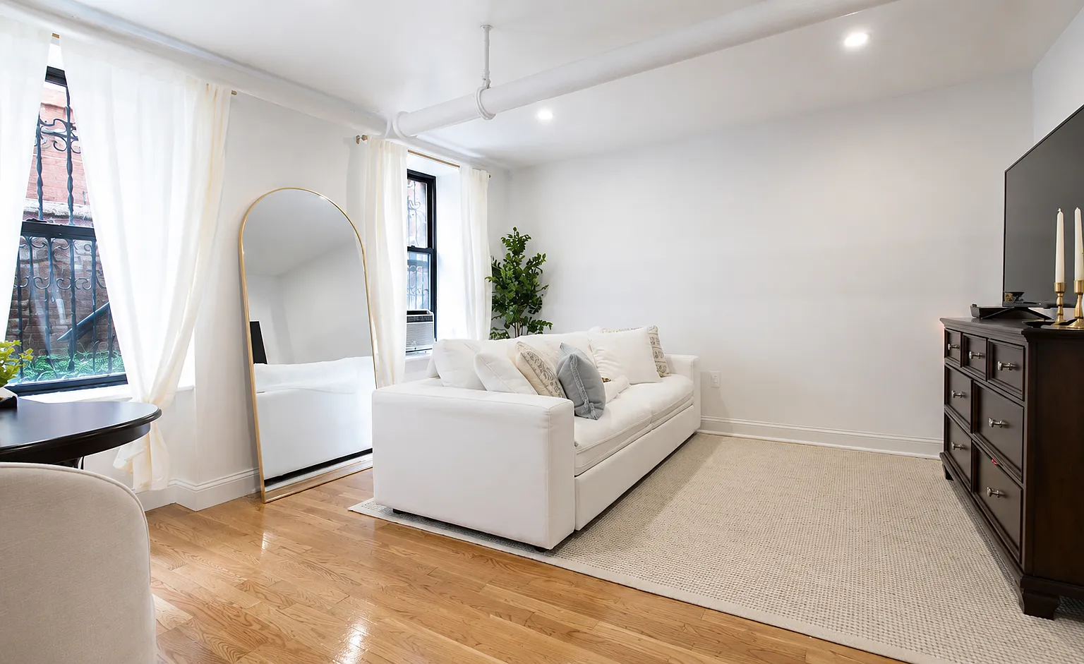 29 West 12th Street — Photo 1