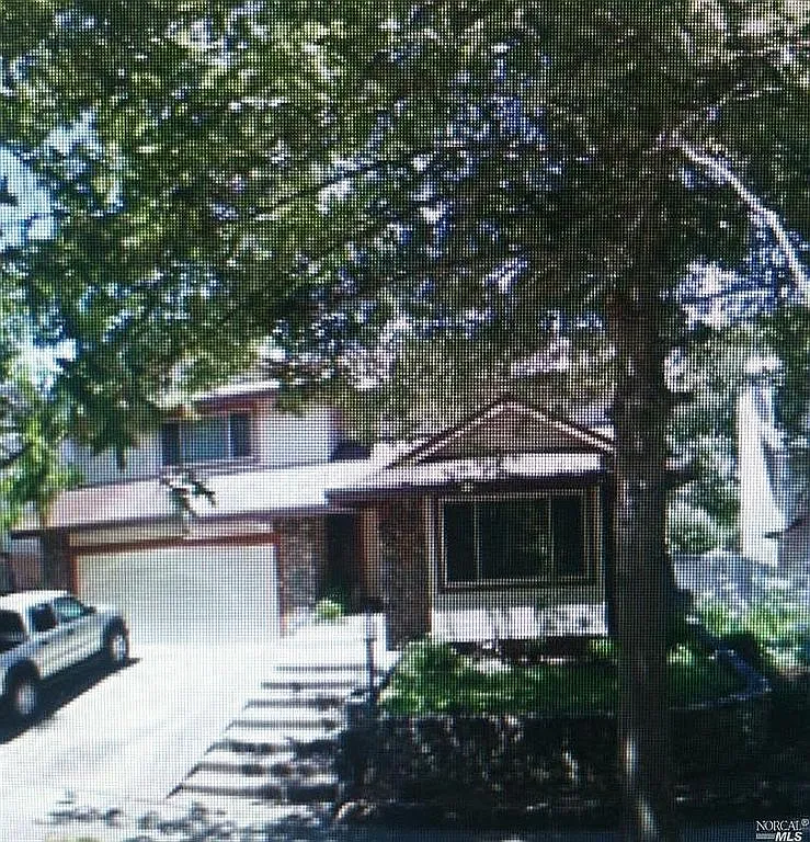 2187 Warwick Dr photo 1