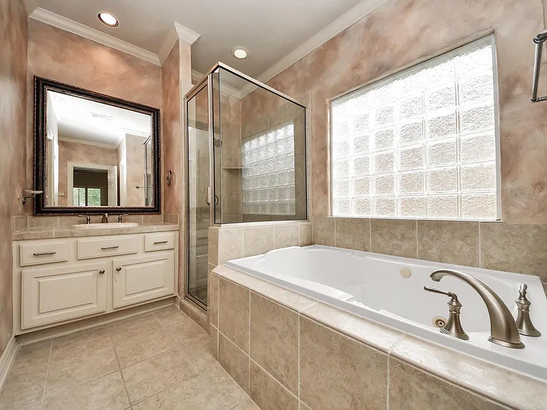 14207 Jade Cove Dr — Photo 29