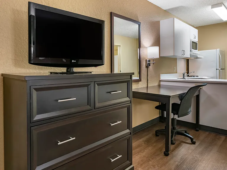 Studio Suite - 2 Full Beds