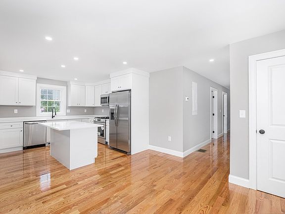 3rd image of 216 Vane St #2