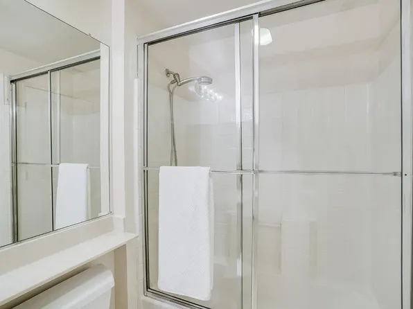 1982 W Bayshore Rd APT 327, East Palo Alto, CA 94303