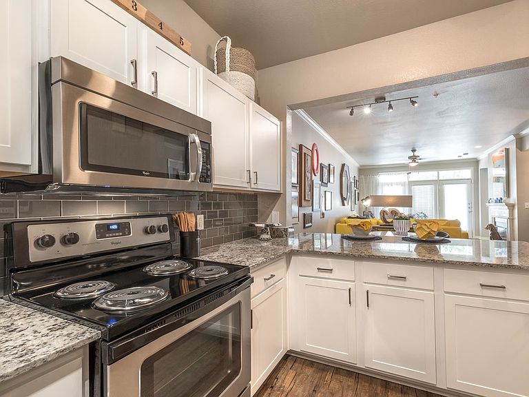 75 West Apartment Rentals Dallas, TX Zillow