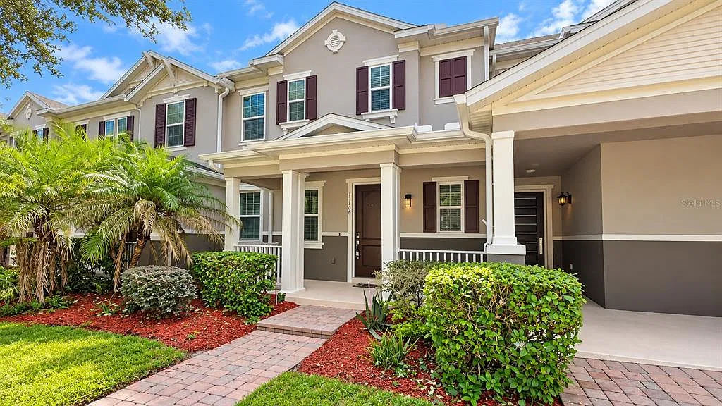 3 bed, 2.5 bath, 1912 sqft, $2,700 — Photo 2