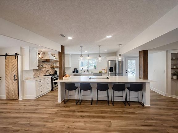 2nd image of 17043 Morning Deer Rd