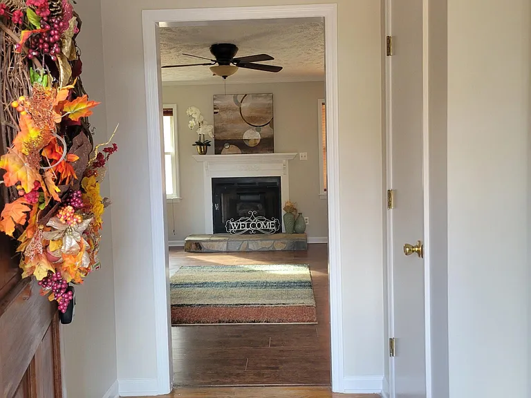 1230 Calla Cir — Photo 2