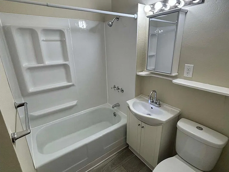 625 Owen St #1 — Photo 18