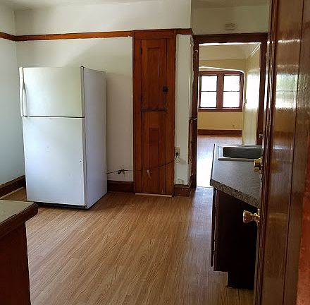 2nd image of 3924 W Auer Ave