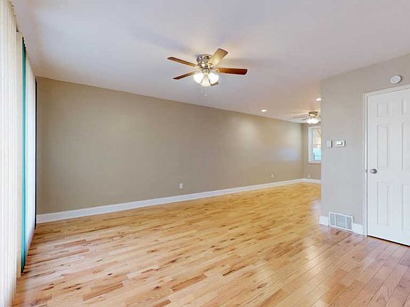 5th image of 4242 O St