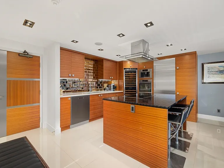 1450 Pennyfarthing Dr #805 — Photo 3