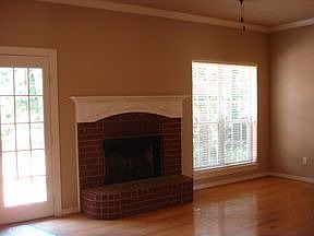 3rd image of 116 Twin Oaks Ln