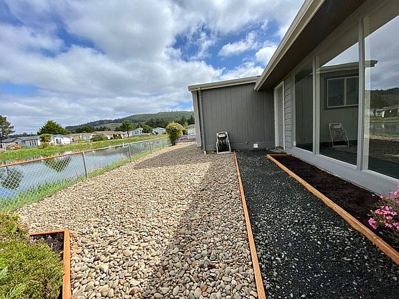 3rd image of 539 NE 60th Ct