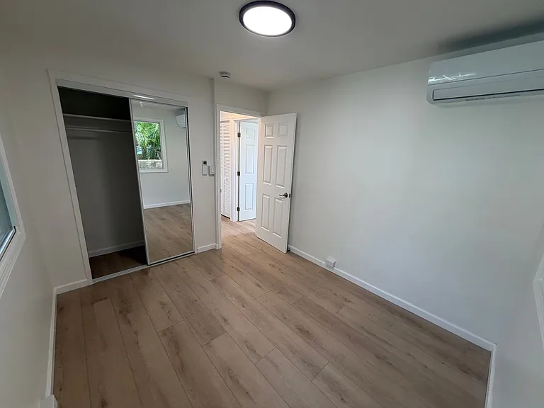 735 Isenberg St — Photo 6