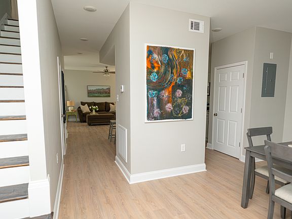 5th image of 2403 Bartholomew St