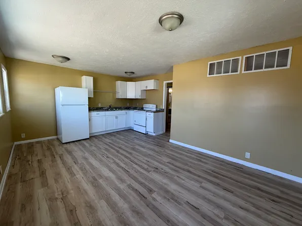 1015 N Santa Fe Ave, Salina, KS 67401