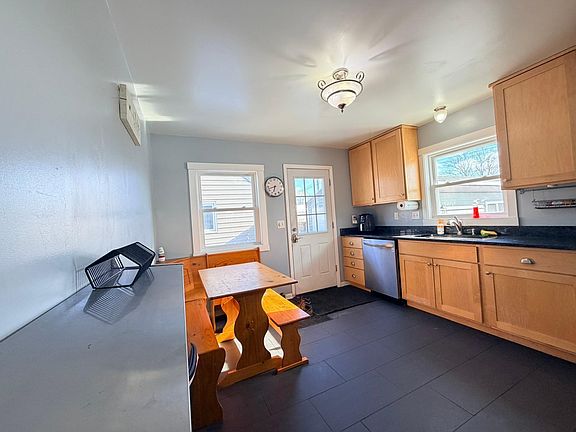 4th image of 2032 Valleyhigh Dr NW