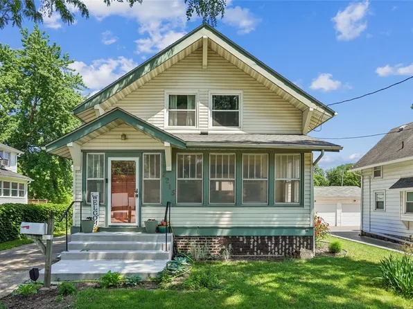 2215 E 9th St, Des Moines, IA 50316