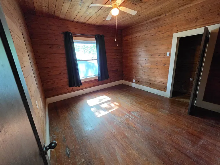 118 S Spring St — Photo 14