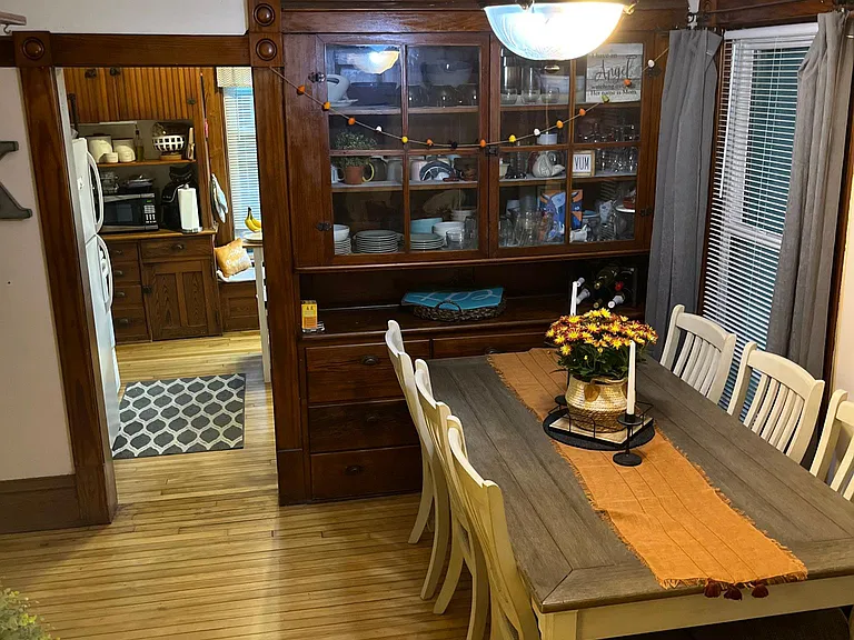 dining room, built in hutch