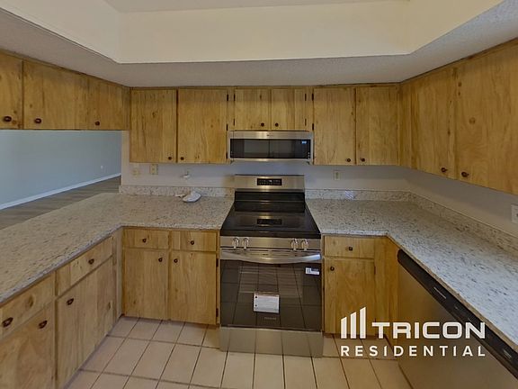 5th image of 907 67th Avenue Dr W