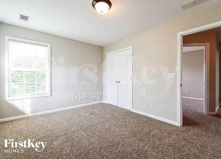 6303 Spring Cove Dr — Photo 10