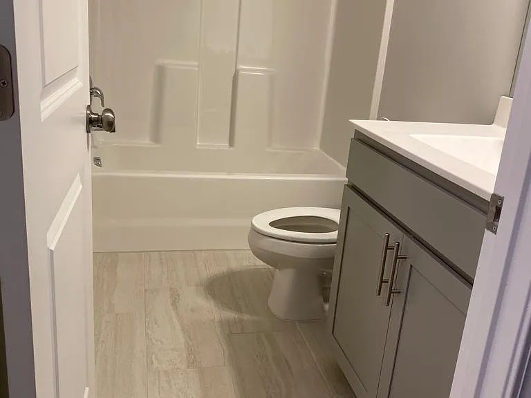 1st floor bath